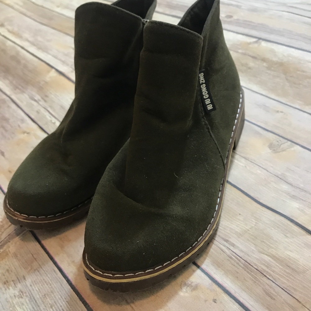 IU IU GONG ZHG Olive Green booties